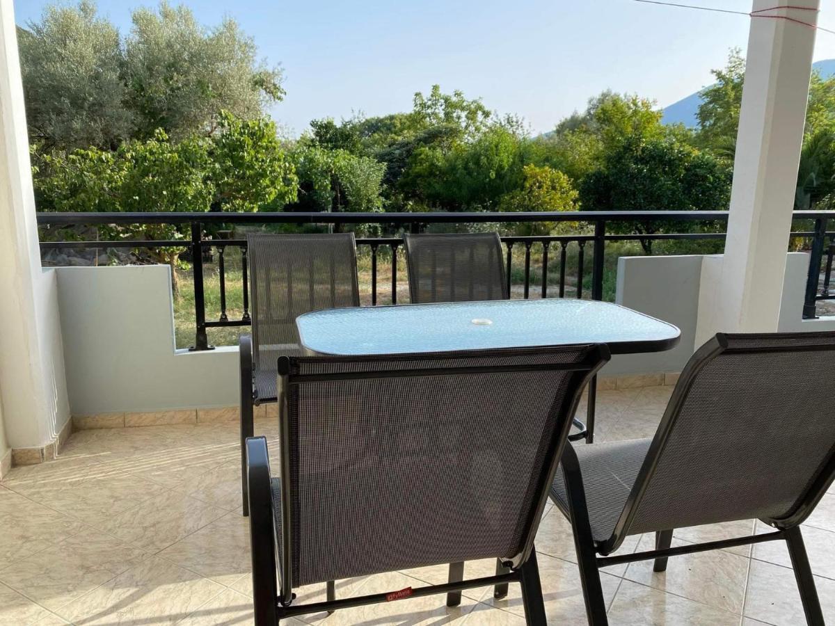 Chris Apartment Vasiliki  Bagian luar foto